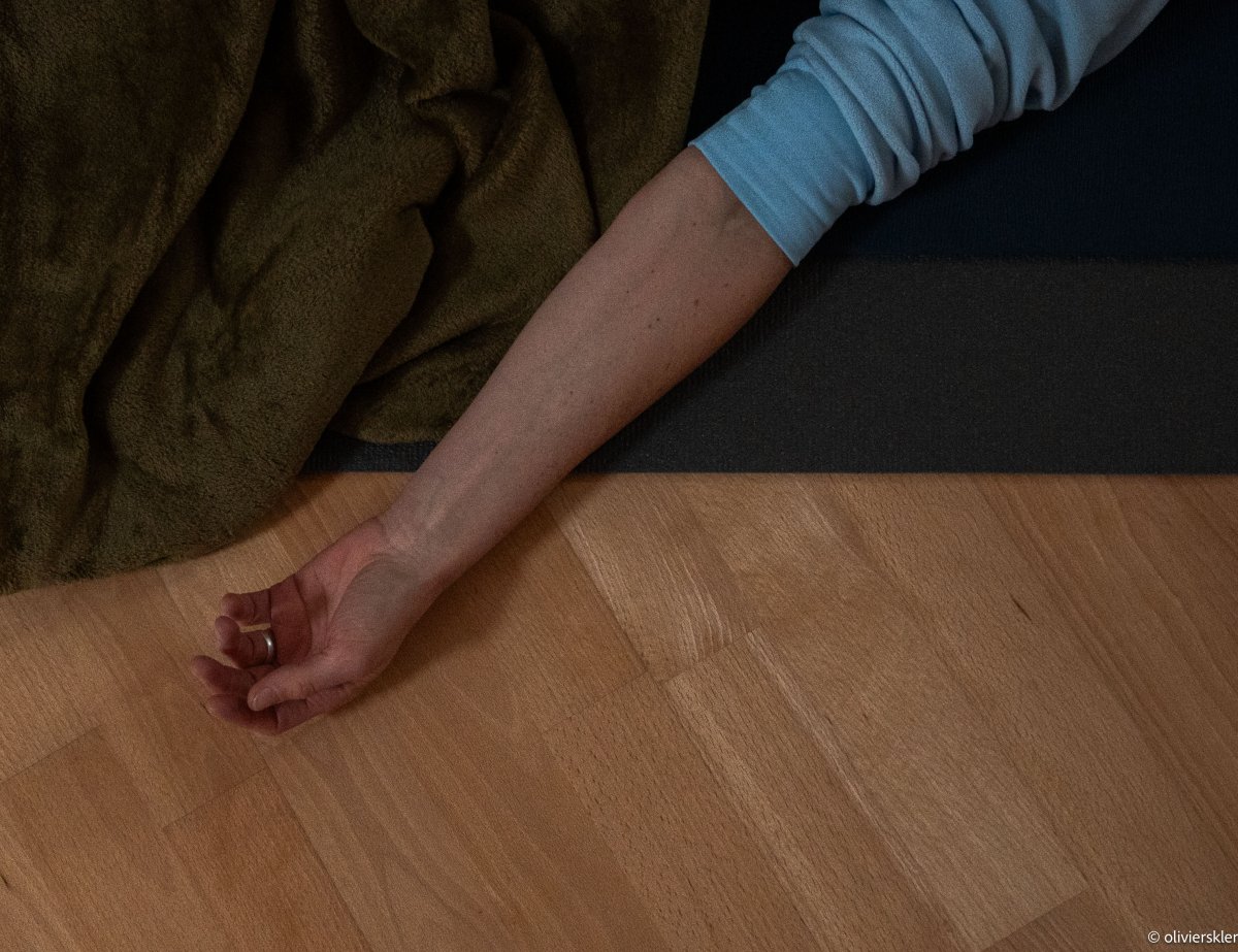 Cours collectif de yoga Nidra à Belfort. Axelle Gagnard. Photographe Olivier Skler